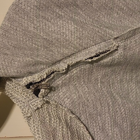 Sweatshirt - Picture 2 of 3